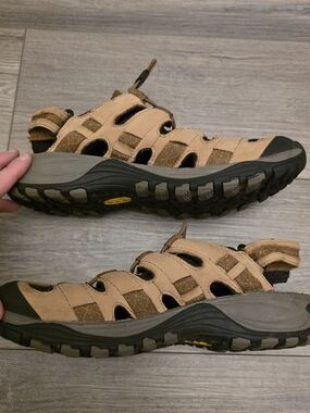 Merrell Tan and Black Men's Trail Sandals